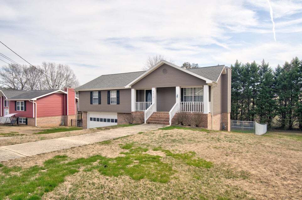 8610 Brook Shadow, SoddyDaisy, TN 37343 House for Rent in Soddy