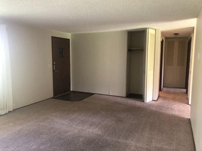 Foto del edificio - 2266 Birchwood Ave