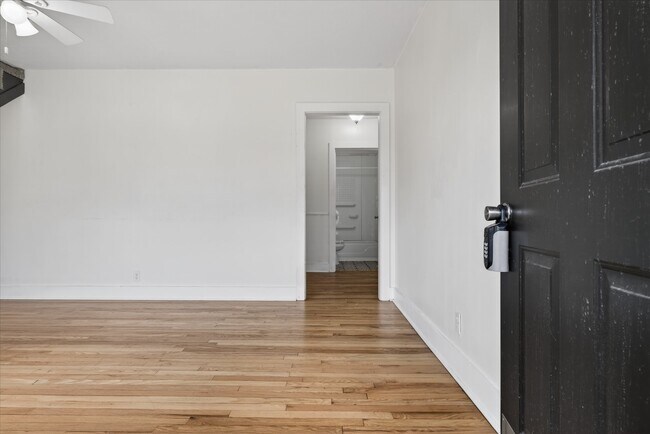 Building Photo - 2813 Faircourt St