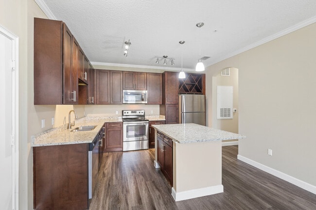 Building Photo - Lantower Grande Pines