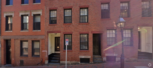 Building Photo - 61 Joy St