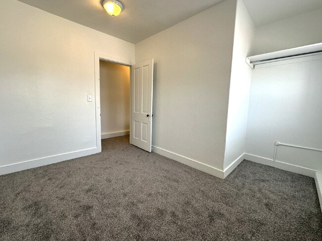 Building Photo - Two Bedroom Apartment in Downtown Westminster