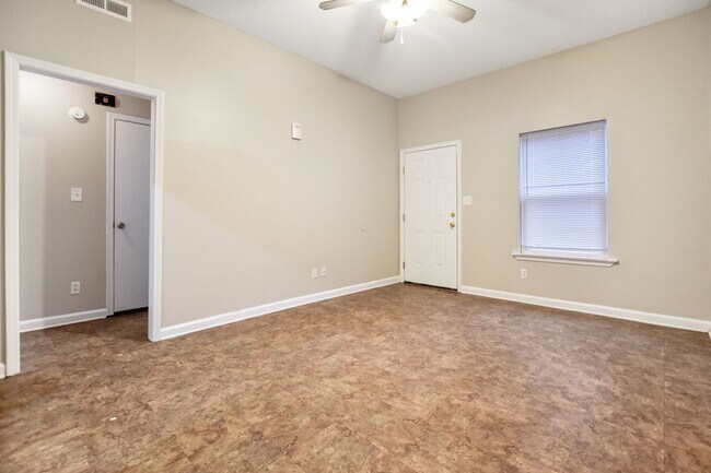 Building Photo - 701 Peacher's Drive