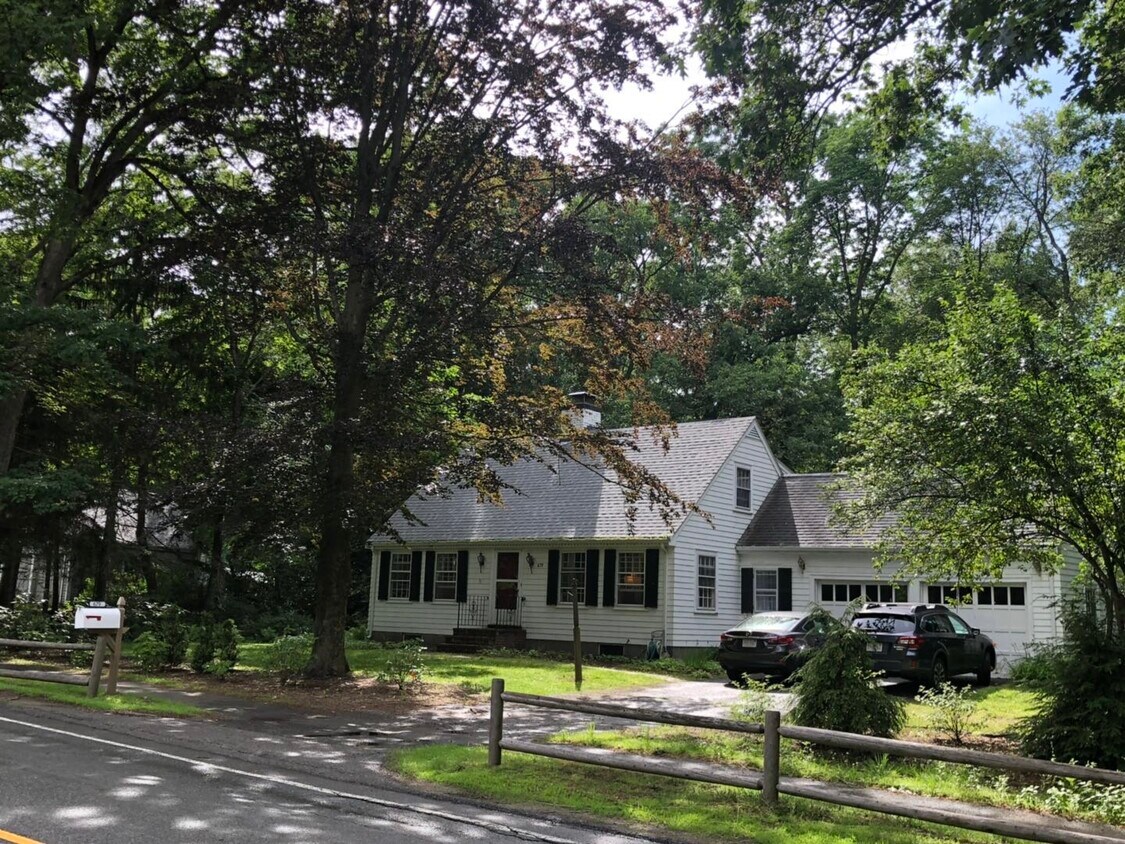 Primary Photo - 679 Wellesley St