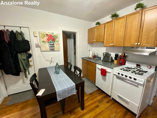 Foto del edificio - 127 Endicott St