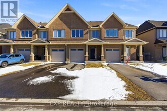 Building Photo - 110 Jardiniere St