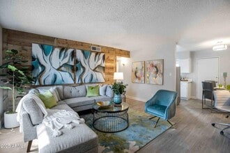 Building Photo - 2627 N 45th Ave