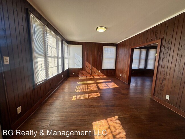 Building Photo - 3 br, 1 bath House - 643 11th St