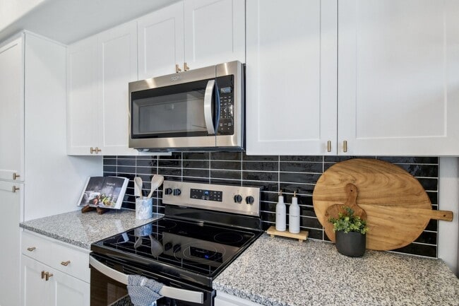 Building Photo - Pique Residences