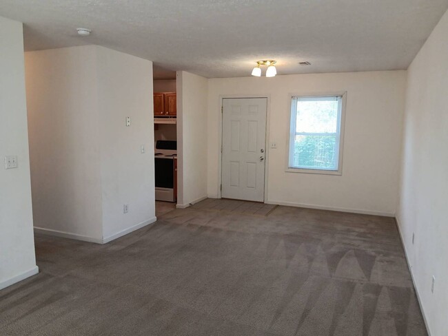 Building Photo - Blacksburg, 2 BR / 1 BA, Available Feb 14th