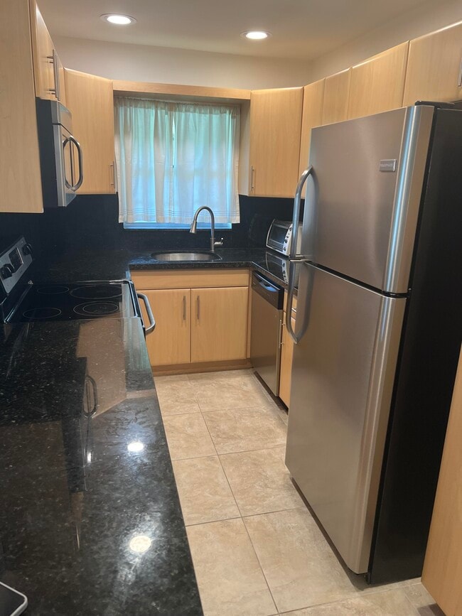 Building Photo - 1301 NW 12th Ave