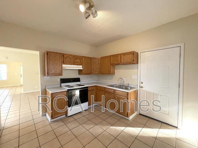 Photo - 421 Leeds Ave House