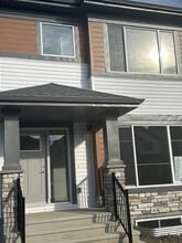 Building Photo - 9641 Colak Link SW