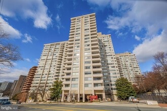 Building Photo - 4515 Willard Ave