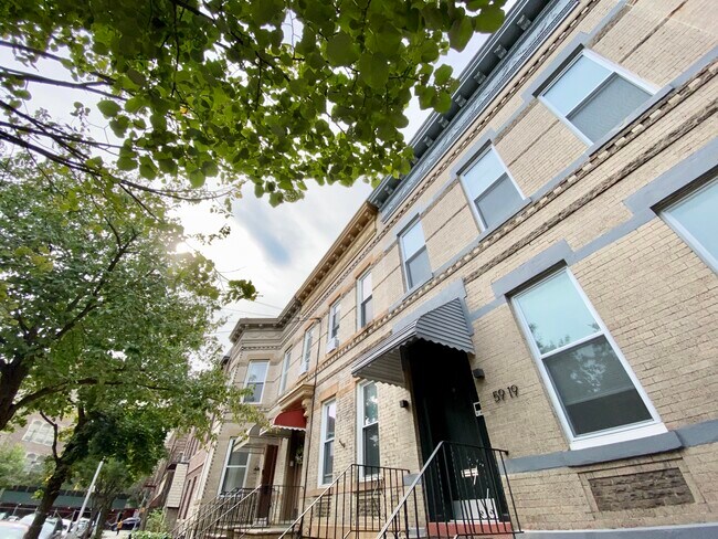 Building Photo - 5919 Madison St