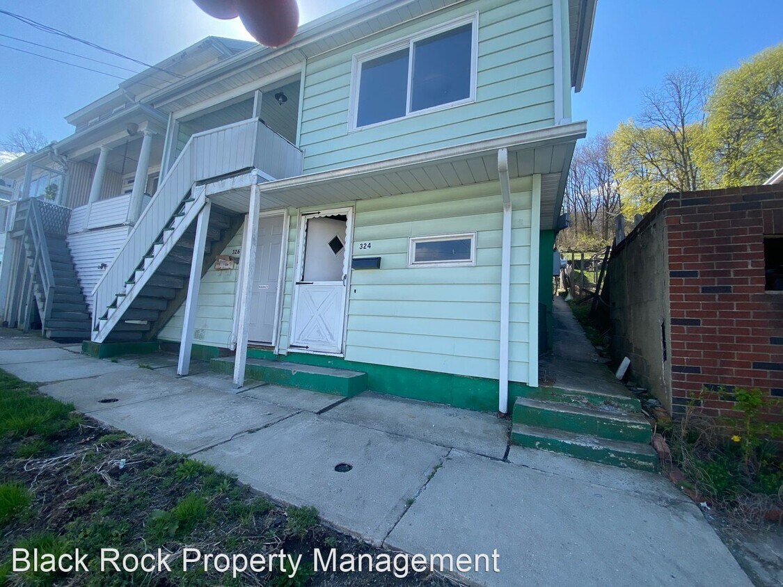 Primary Photo - 3 br, 1 bath House - 324 E Abbott St
