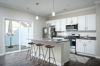 Building Photo - Forest Hill Villas Apartment Homes