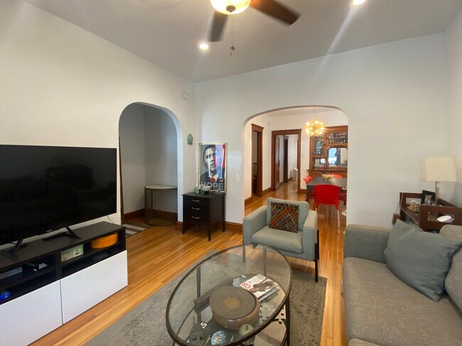 Foto del edificio - 2215 W Rice St
