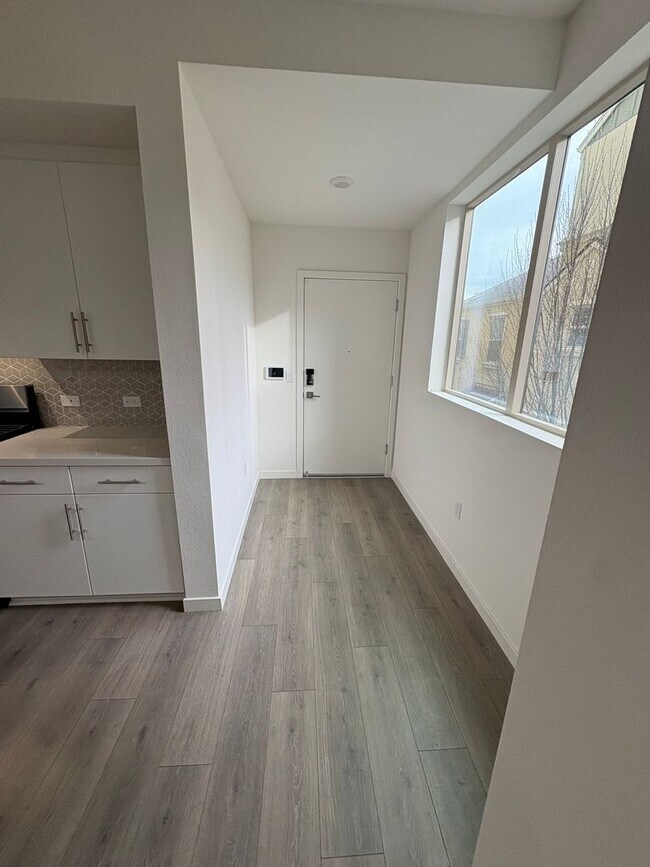 Foto del edificio - Modern 2bed/2bath Single Story Condo in the MIll