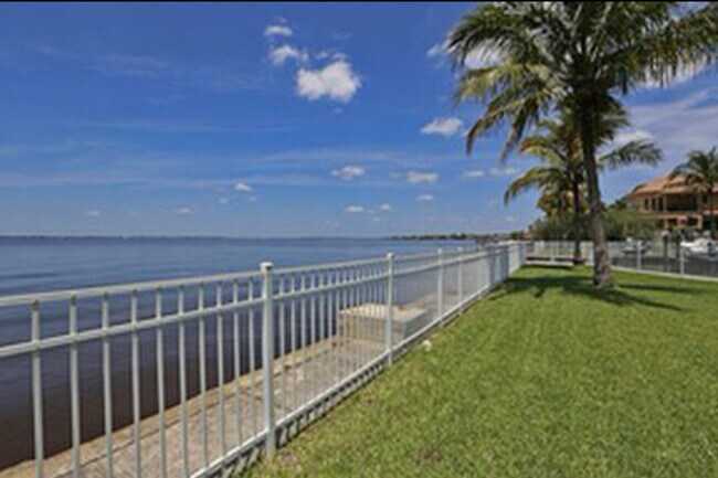 Foto del edificio - 5640 Shaddelee Ln W
