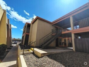Building Photo - 1620 N Wilmot Rd