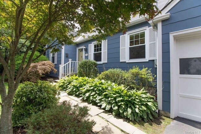 Building Photo - 34 Tamarack Rd