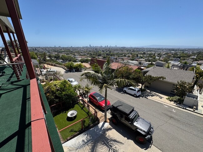 Building Photo - 2052 Terrace Dr