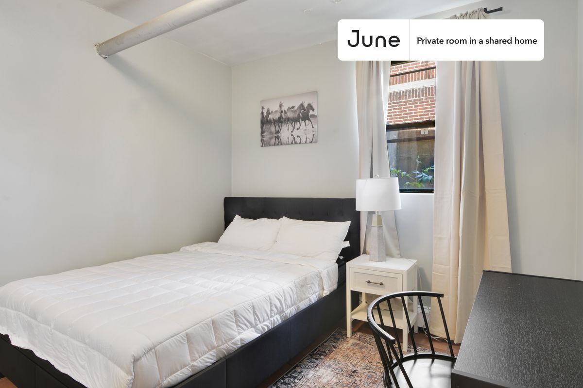 Private bedroom in 5 bed/3 bath Home - Private bedroom in 5 bed/3 bath Home