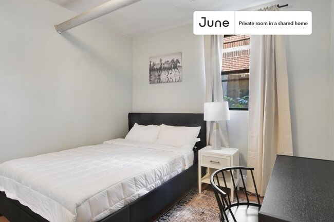 Private bedroom in 5 bed/3 bath Home - Private bedroom in 5 bed/3 bath Home