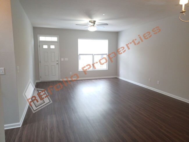 Foto del edificio - Cozy 4 Bedroom 3 Bathroom 1 Car-Garage End...