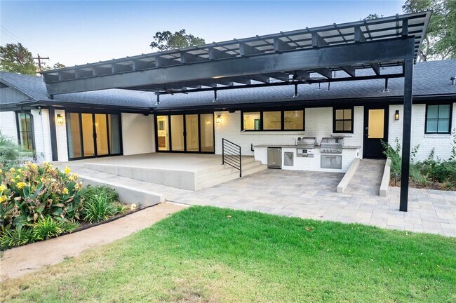 Foto del edificio - 4504 Greenbriar Ct