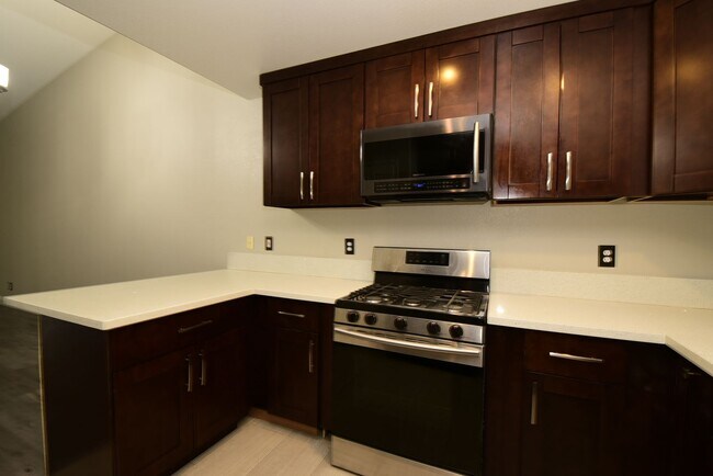 Foto del edificio - Live In The Heart Of Summerlin 2 Bed 2 Bat...