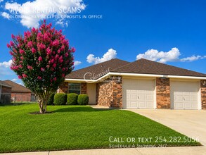 Building Photo - 2805 Alma Dr