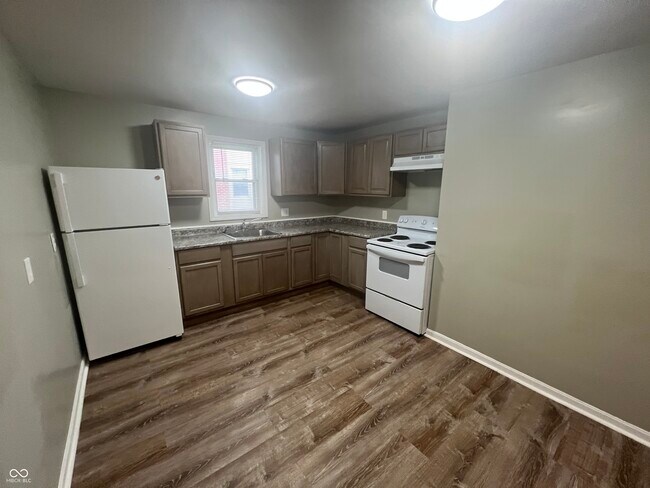 Building Photo - 210 Whitlock Ave