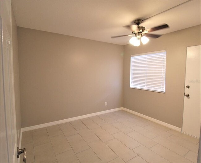 Building Photo - 3001 Bee Ridge Rd