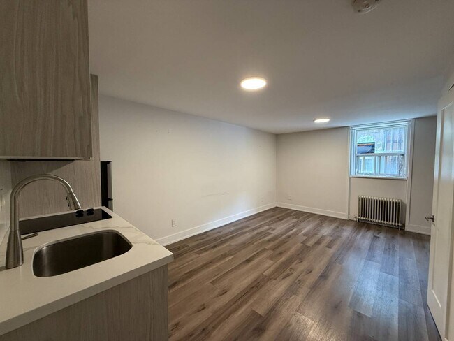 Photo du bâtiment - 140 Springhurst Ave