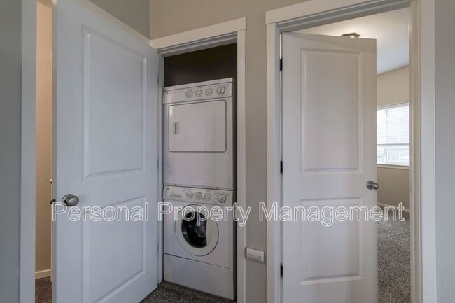 Building Photo - 118 S Main Ave