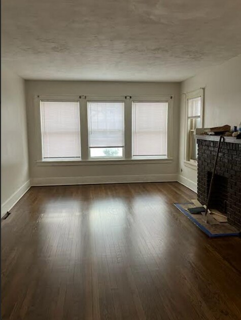 Building Photo - 1208 W 27th St