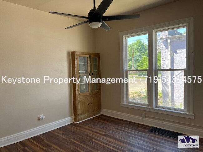 Foto del edificio - Completely Renovated 3 Bedroom/1 Bathroom/...