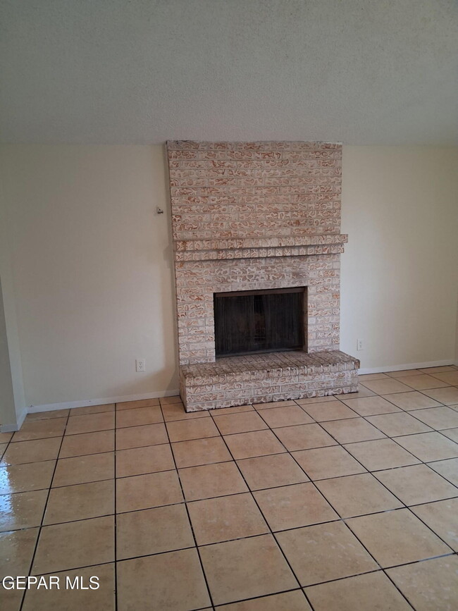 Building Photo - 2807 Beachcomber Dr