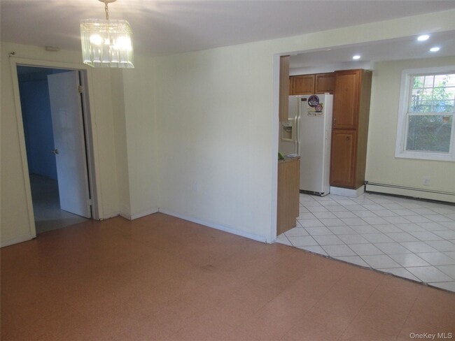 Building Photo - 121 Clove Ave