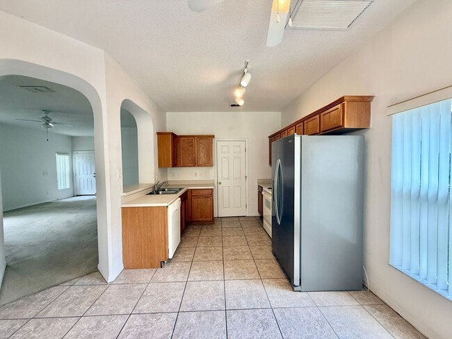 Building Photo - Nice 4/2 Two-Story Home in Seminole County...