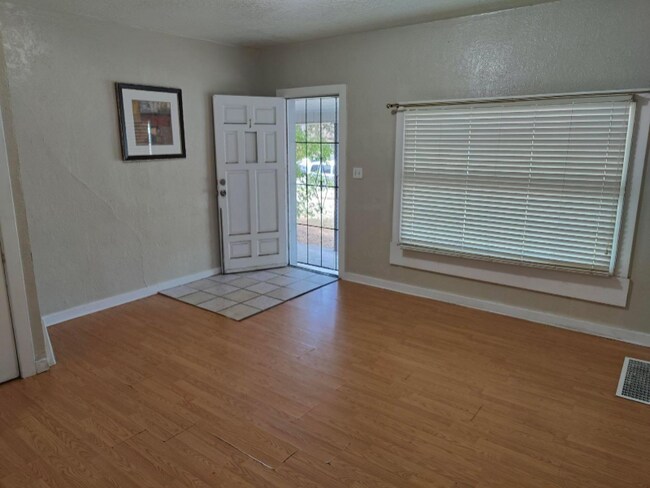 Foto del edificio - 2816 Adams Ave