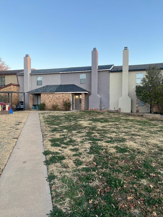 Building Photo - 8639 Knoxville Dr