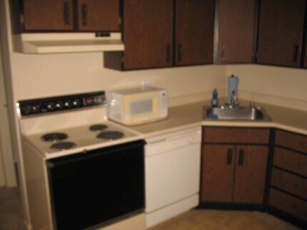 Building Photo - 111 Donzen Dr