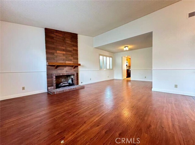 Building Photo - 877 Golden Prados Dr