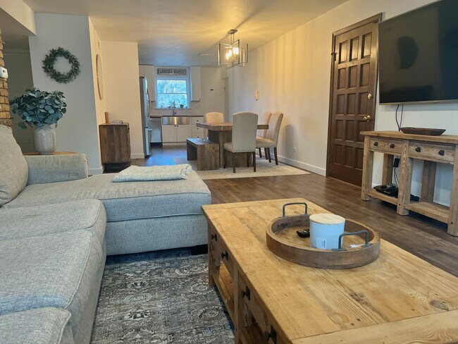 Living room - open view - 5324 W Windsor Ave