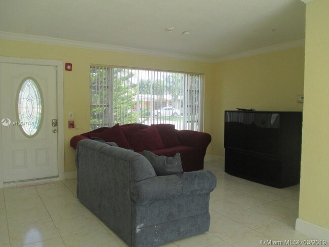 Foto del edificio - 250 NW 38th Pl