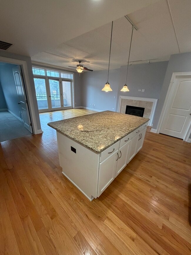 Building Photo - 310 S Main St