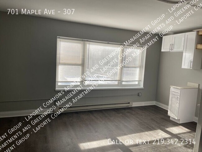 Foto del edificio - 701 Maple Ave